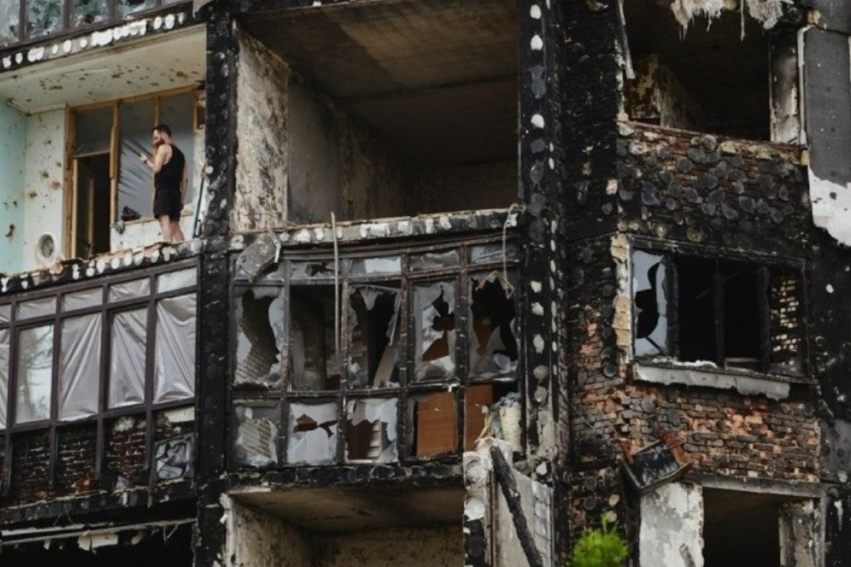 "Розвалили все, тепер гниди підраховують": У Сєвєродонецьку окупанти вирішують, чи підлягає зруйноване житло відновленню "Розвалили все, тепер гниди підраховують": У Сєвєродонецьку окупанти вирішують, чи підлягає зруйноване житло відновленню