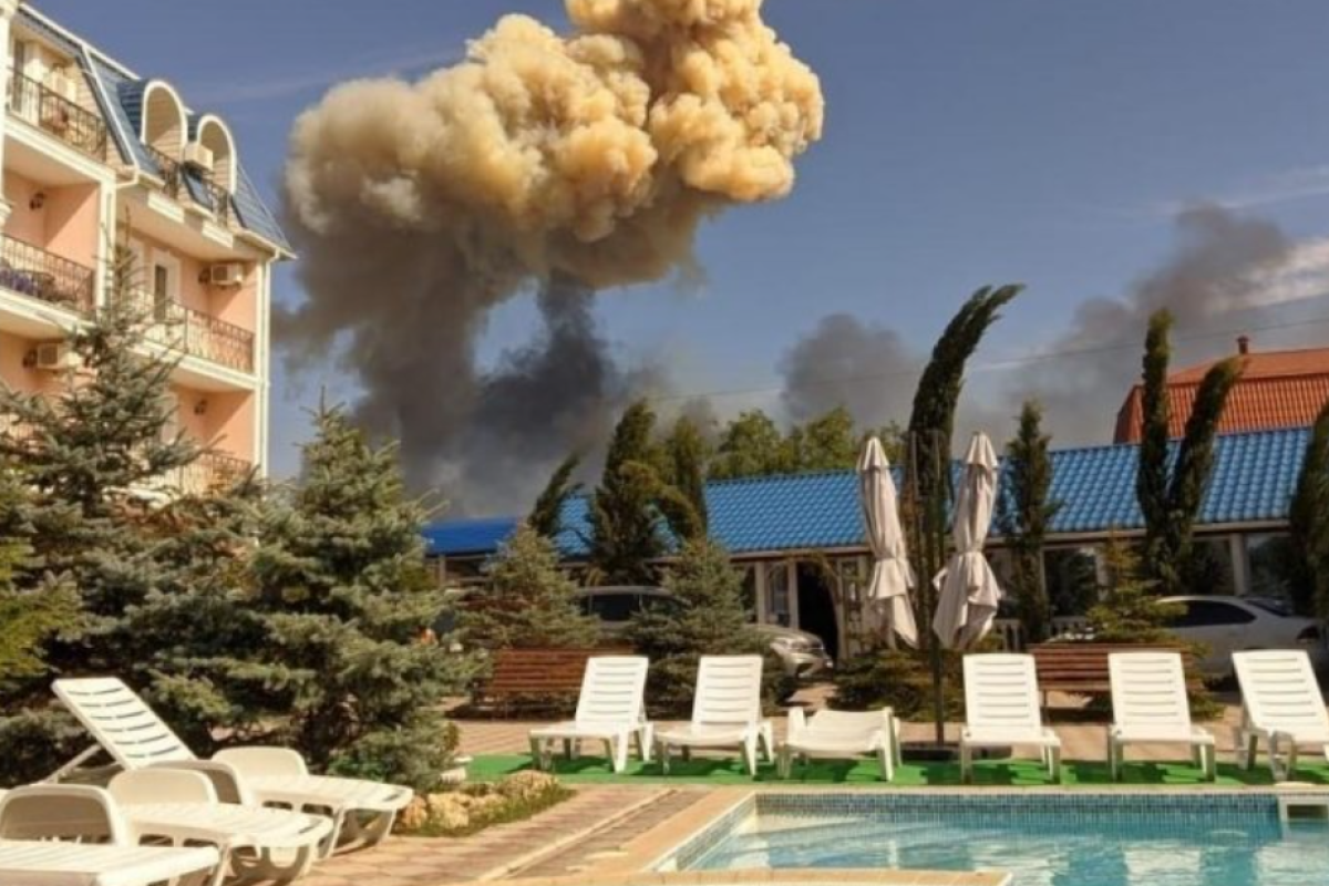 "Покурили" знатно: У Мережі показали наслідки вибухів на аеродромі "Саки"