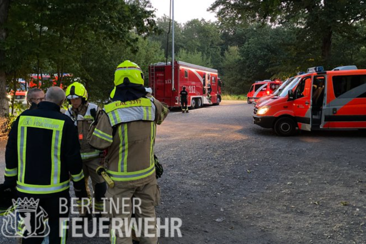 Вблизи Берлина горят склады с амуницией и боеприпасами Вблизи Берлина горят склады с амуницией и боеприпасами