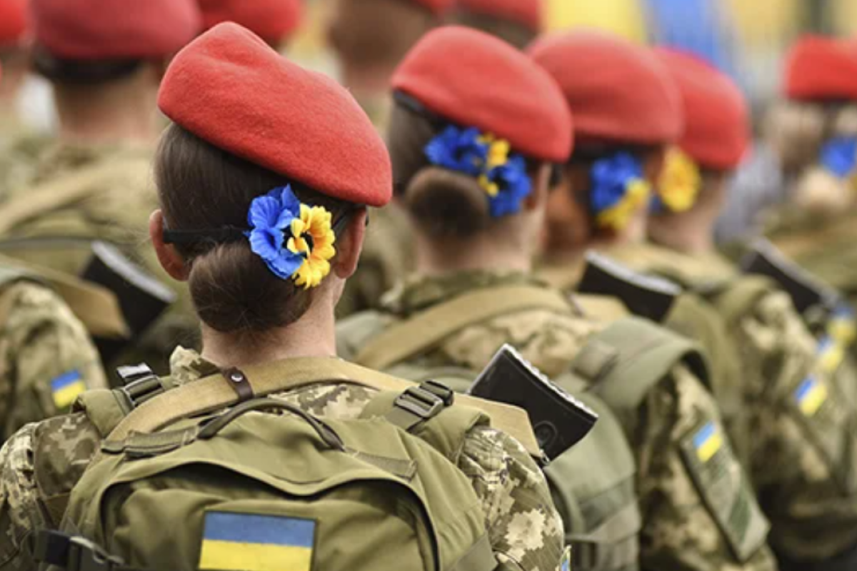 В Україні військовий облік для жінок відтермінували на рік