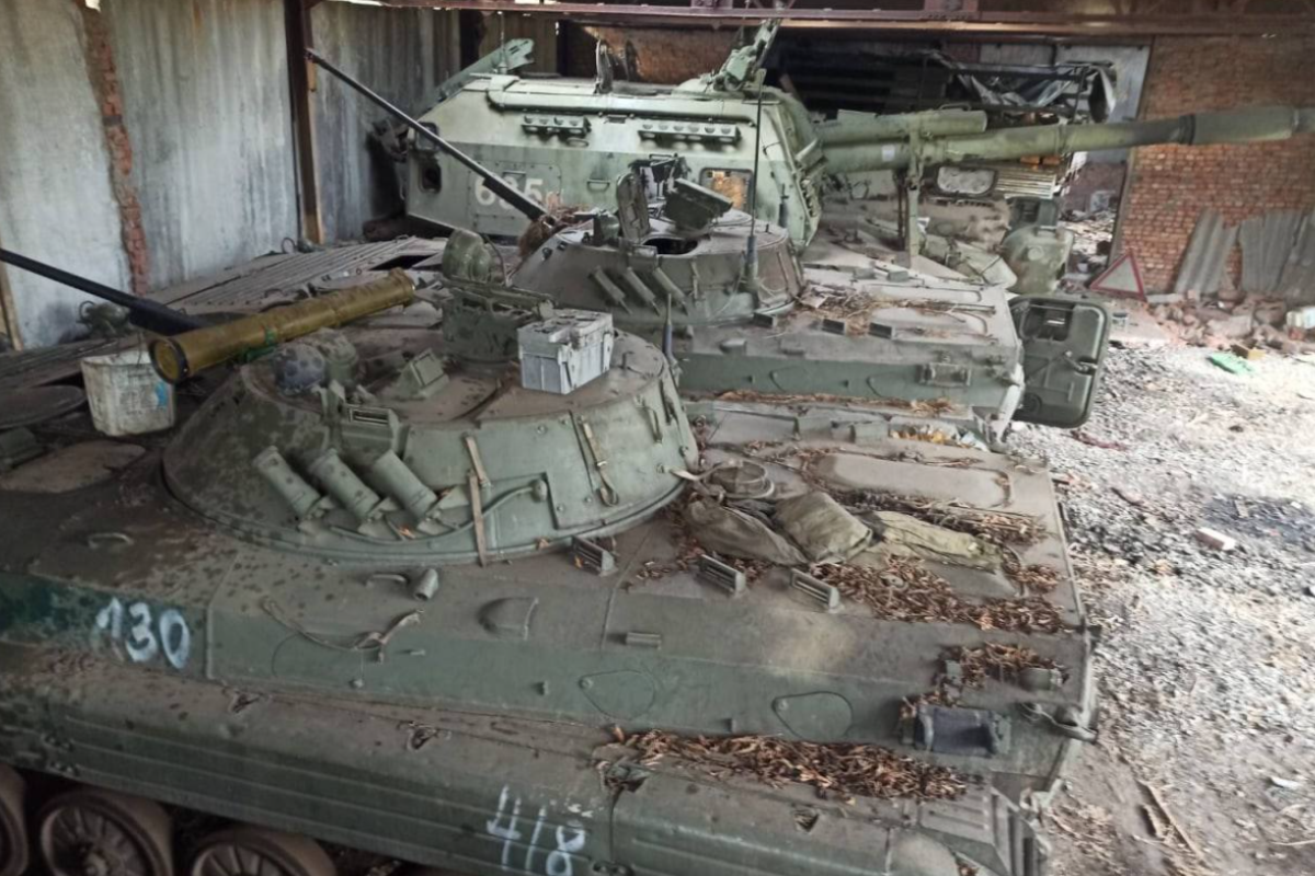 "Російський лендліз": Окупанти тікають від ЗСУ, кидаючи справну військову техніку "Російський лендліз": Окупанти тікають від ЗСУ, кидаючи справну військову техніку