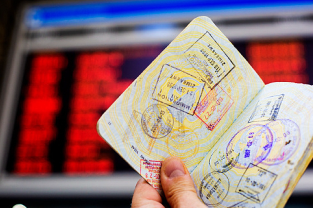 Черногория рассматривает вопрос введения виз для граждан РФ Черногория рассматривает вопрос введения виз для граждан РФ