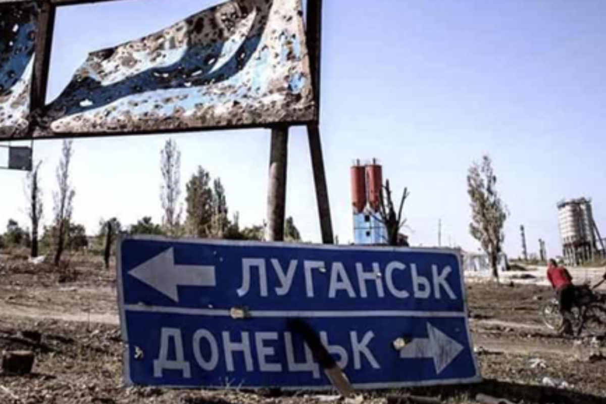 Люди гребуть продукти, на АЗС зник бензин, росіяни тікають: що відбувається на окупованому Донбасі Люди гребуть продукти, на АЗС зник бензин, росіяни тікають: що відбувається на окупованому Донбасі