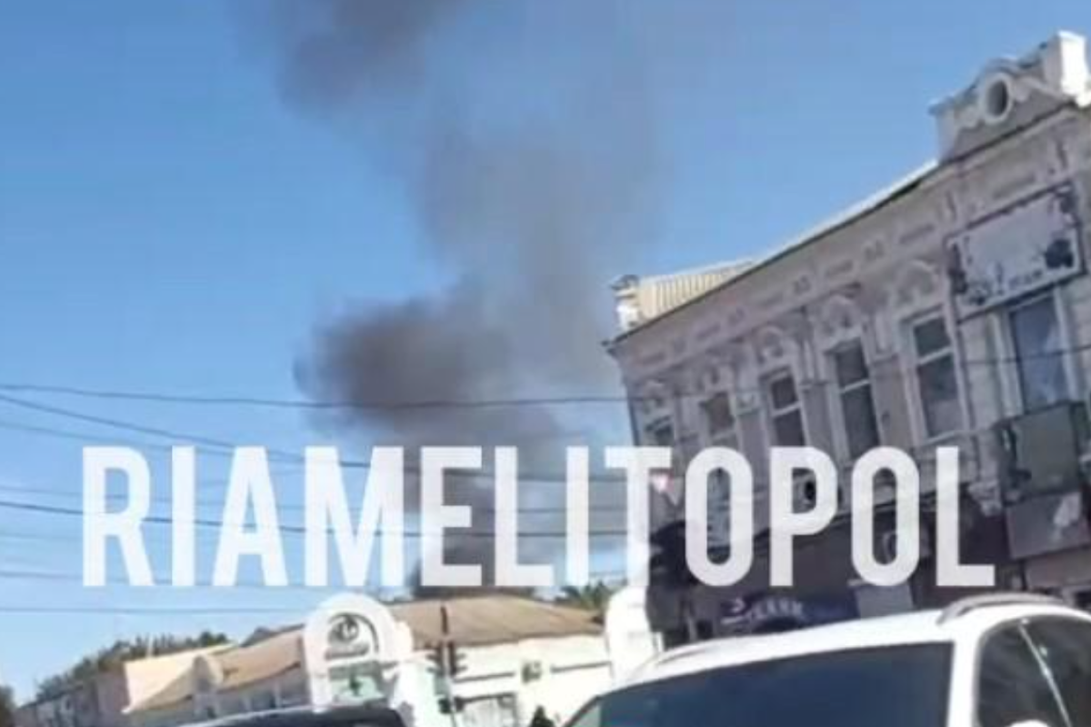 В Мелитополе оккупанты устроили теракт в людном месте: есть жертвы среди российских военных В Мелитополе оккупанты устроили теракт в людном месте: есть жертвы среди российских военных