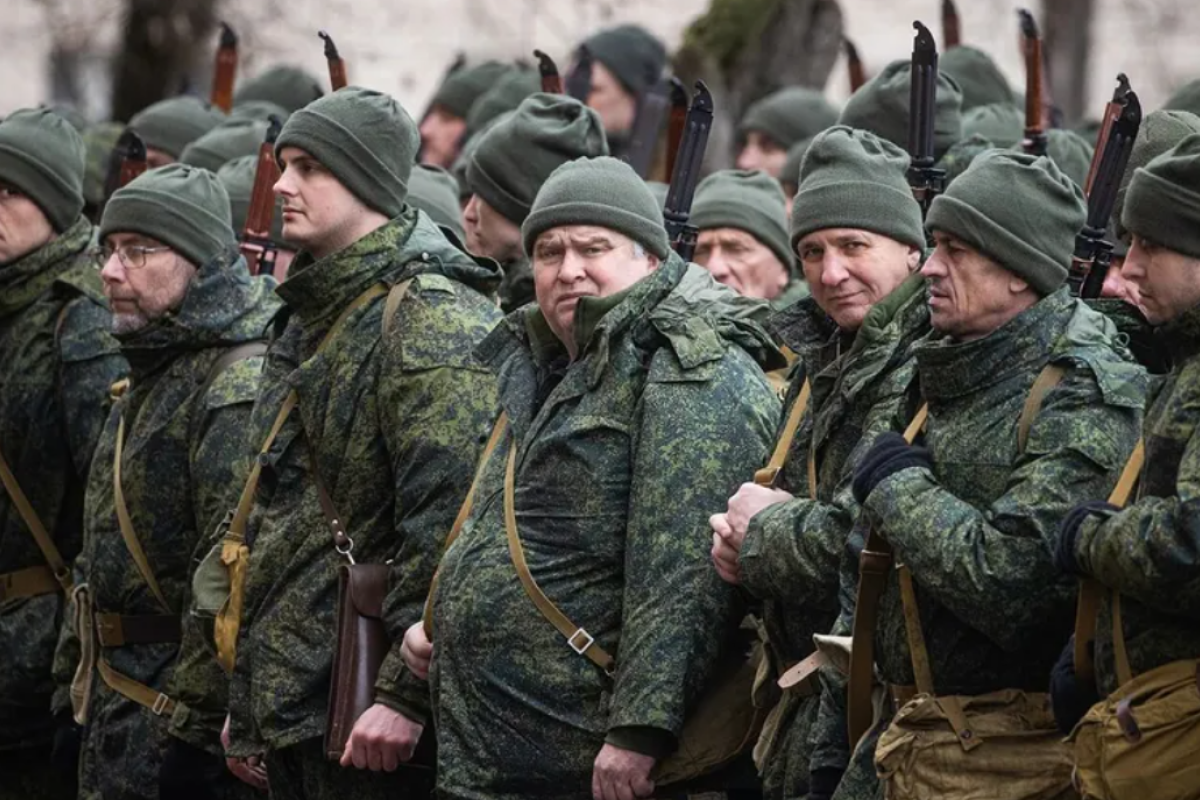 "Забирают всех, кого могут найти": На оккупированной Луганщине проводят повальную мобилизацию "Забирают всех, кого могут найти": На оккупированной Луганщине проводят повальную мобилизацию
