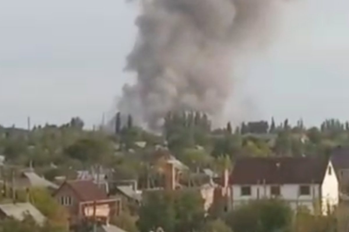 На железнодорожном узле в оккупированной Ясиноватой прогремел взрыв На железнодорожном узле в оккупированной Ясиноватой прогремел взрыв