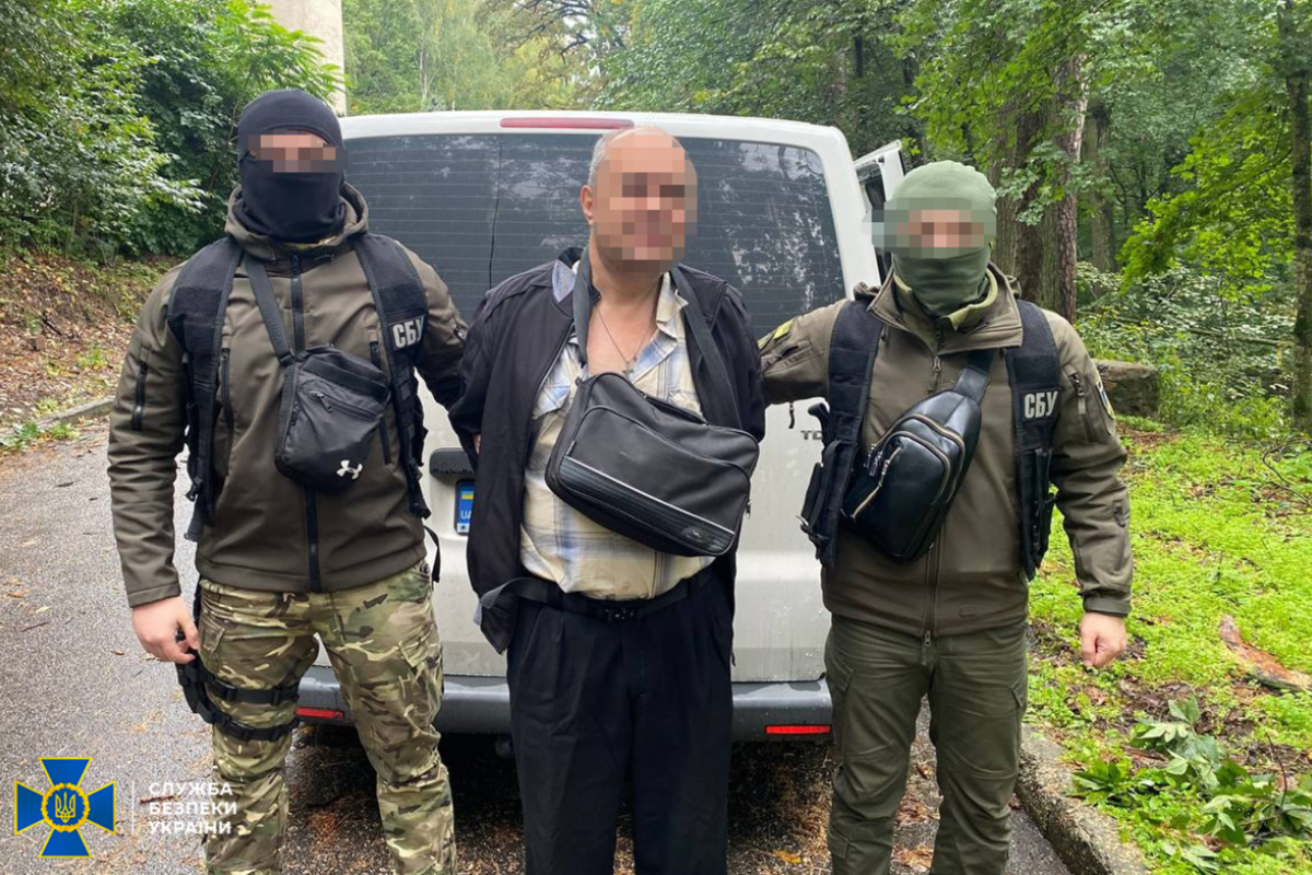 СБУ затримала переселенця із Сєвєродонецька, який планував приєднатися до "кадирівців" СБУ затримала переселенця із Сєвєродонецька, який планував приєднатися до "кадирівців"