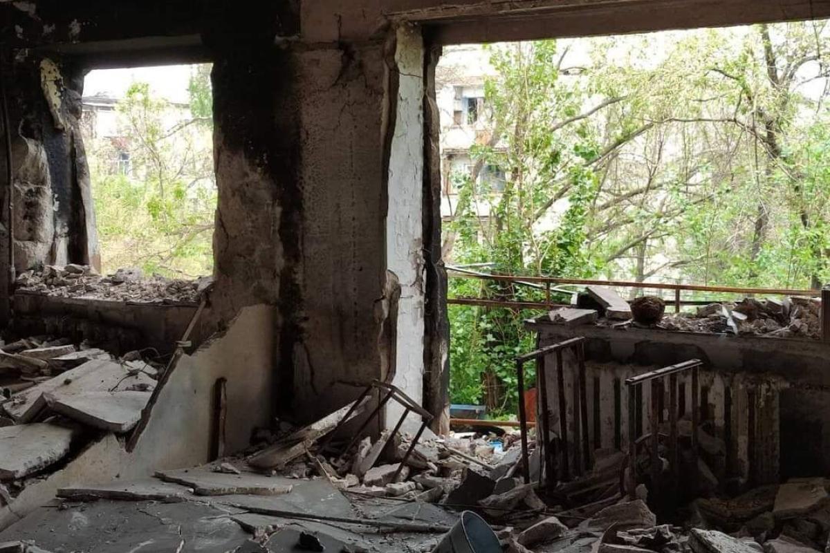 "И это еще зима не началась": В городах оккупированной Луганщины люди буквально замерзают в разрушенных домах