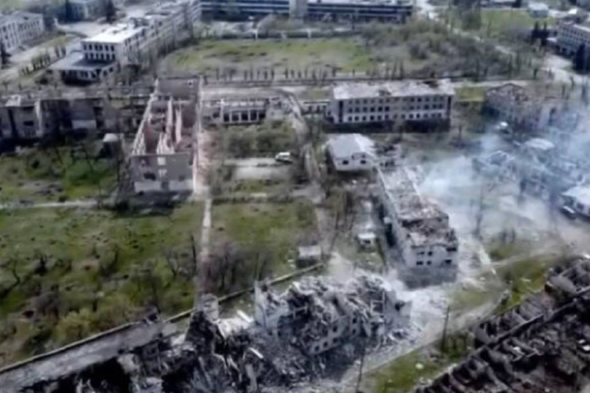 "Ні води, ні світла. Бахкає дуже сильно": що відбувається в окупованому Рубіжному "Ні води, ні світла. Бахкає дуже сильно": що відбувається в окупованому Рубіжному