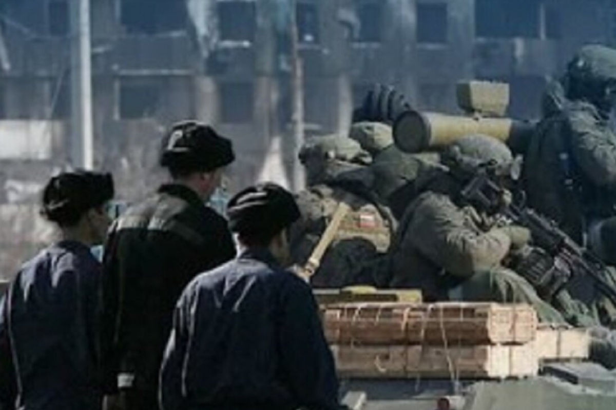 "Поранення, СНІД, гепатит, туберкульоз": Лікарні в "ЛНР" забиті зеками, яких першими женуть на забій "Поранення, СНІД, гепатит, туберкульоз": Лікарні в "ЛНР" забиті зеками, яких першими женуть на забій