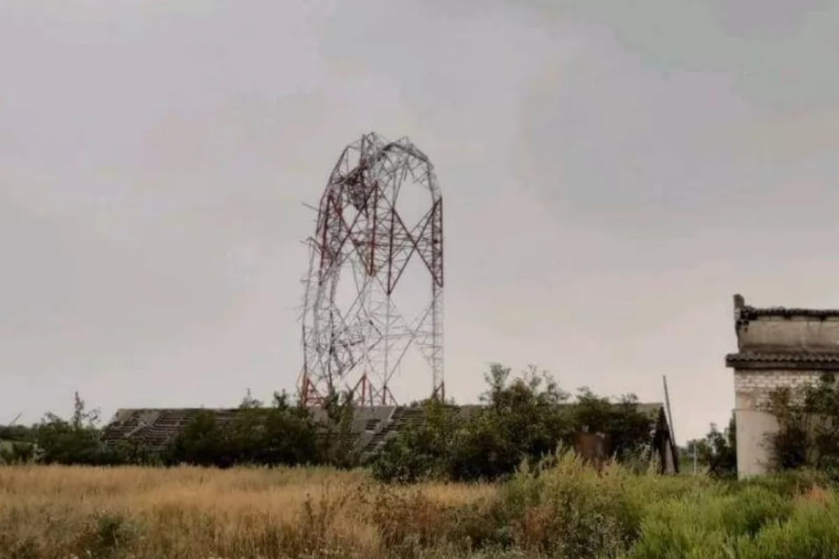 На Луганщине оккупанты уничтожили 150-метровую телевышку На Луганщине оккупанты уничтожили 150-метровую телевышку