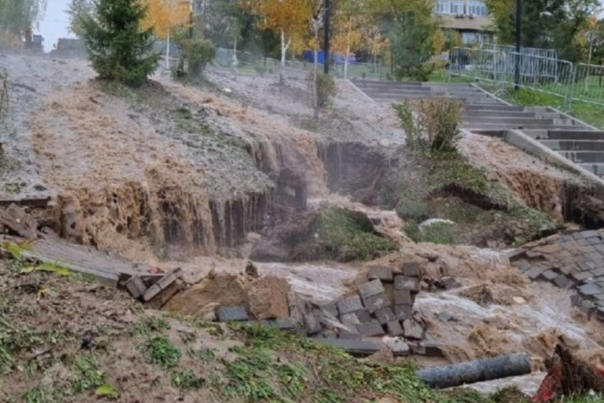 Поки окупанти "звільняють" українців, російський Волгоград 5-й день тоне у лайні