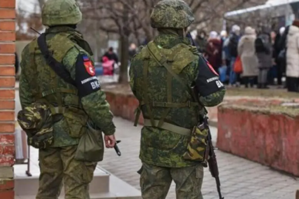 Спецперепустки, фільтрація та зникнення людей: що відбувається на окупованій Луганщині Спецперепустки, фільтрація та зникнення людей: що відбувається на окупованій Луганщині