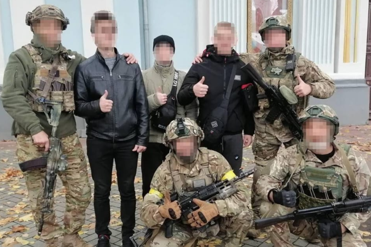 Україна повернула з російського полону трьох морських піхотинців Україна повернула з російського полону трьох морських піхотинців