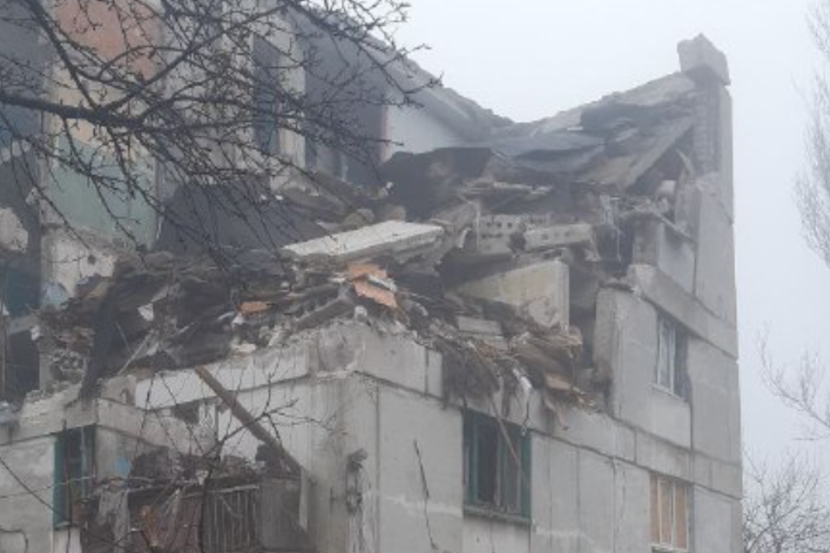 У Лисичанську після вибуху обрушилася п'ятиповерхівка: відео з місця події У Лисичанську після вибуху обрушилася п'ятиповерхівка: відео з місця події