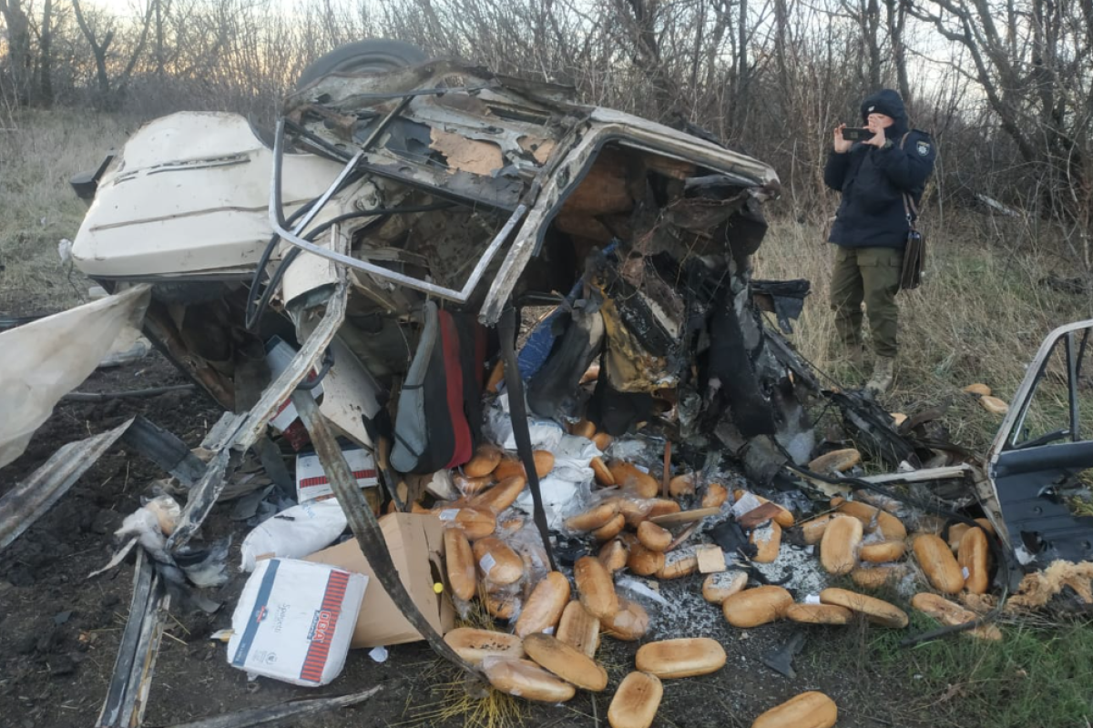 Под Изюмом автомобиль "ВАЗ" наехал на мину: в результате взрыва погибли двое мужчин Под Изюмом автомобиль "ВАЗ" наехал на мину: в результате взрыва погибли двое мужчин