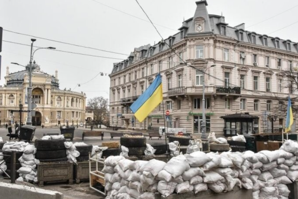 Ракетные удары по Одессе: в городе нет тепла и воды, остановился электротранспорт