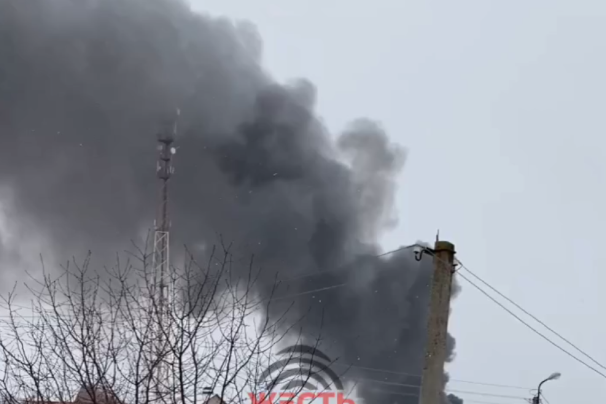 Знову "бавовна": У Бєлгородській області почалася пожежа після "прильотів" Знову "бавовна": У Бєлгородській області почалася пожежа після "прильотів"