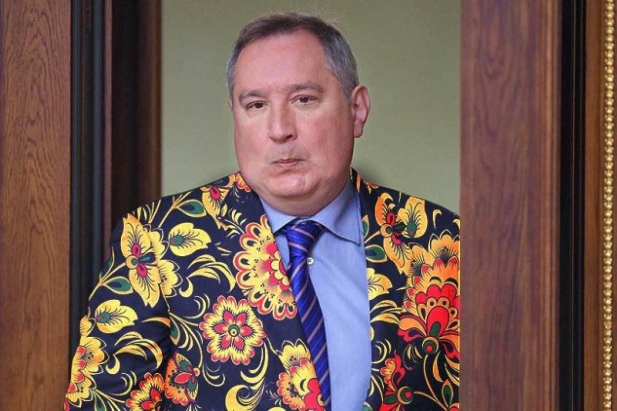 "Прийміть подаруночок": екс-главу "Роскосмосу" поранено у Донецьку під час святкування дня народження "Прийміть подаруночок": екс-главу "Роскосмосу" поранено у Донецьку під час святкування дня народження