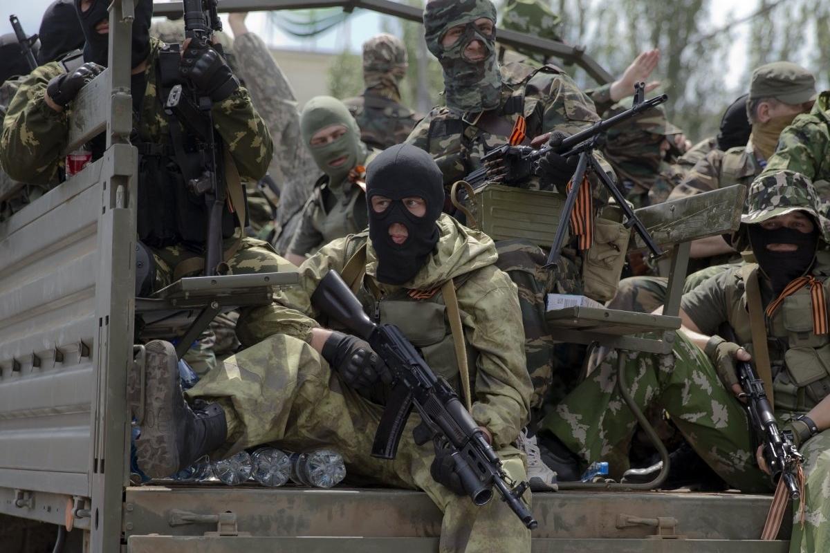 "Боевики в законе": Кремль включил в состав армии РФ незаконные военные формирования "ДНР/ЛНР" "Боевики в законе": Кремль включил в состав армии РФ незаконные военные формирования "ДНР/ЛНР"