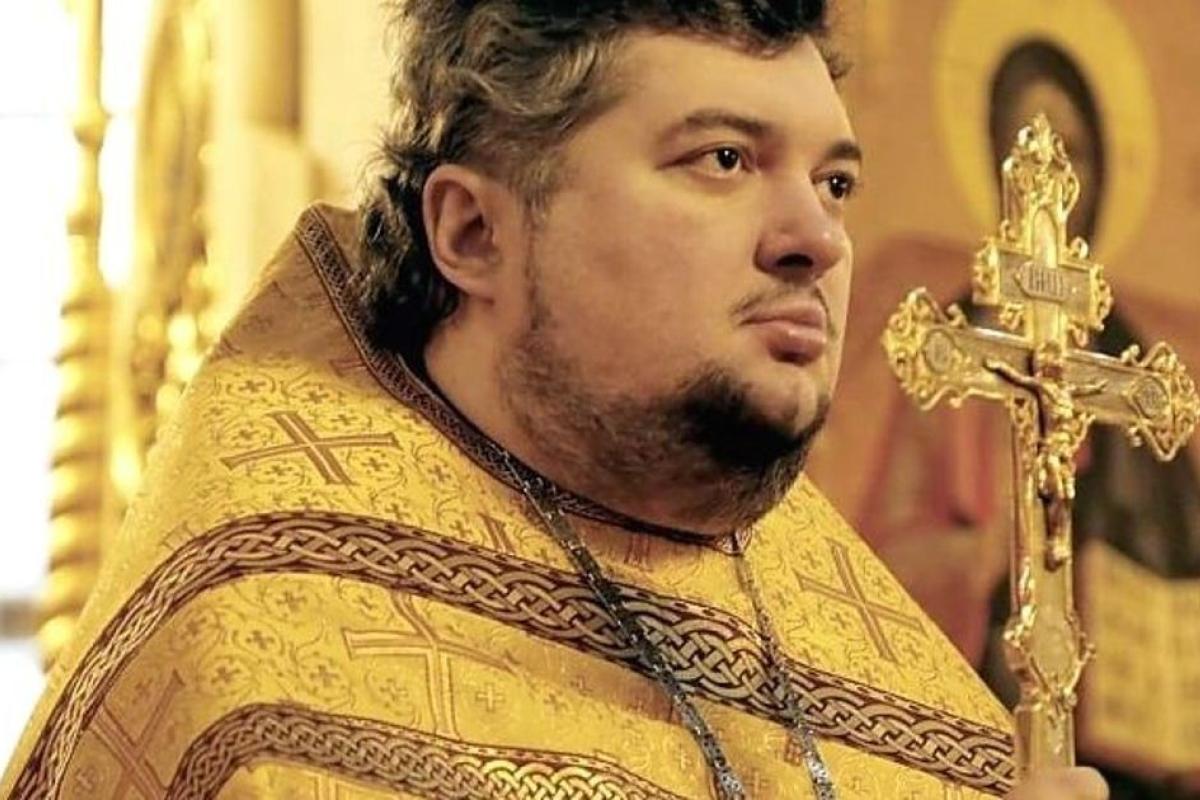 "Прославился" на весь мир: О священнике-предателе из Лисичанска написали западные СМИ "Прославился" на весь мир: О священнике-предателе из Лисичанска написали западные СМИ