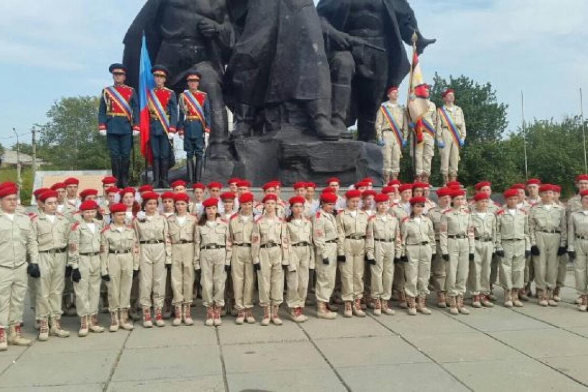 На оккупированных территориях Донбасса школьников ставят на "обязательный военный учет" На оккупированных территориях Донбасса школьников ставят на "обязательный военный учет"