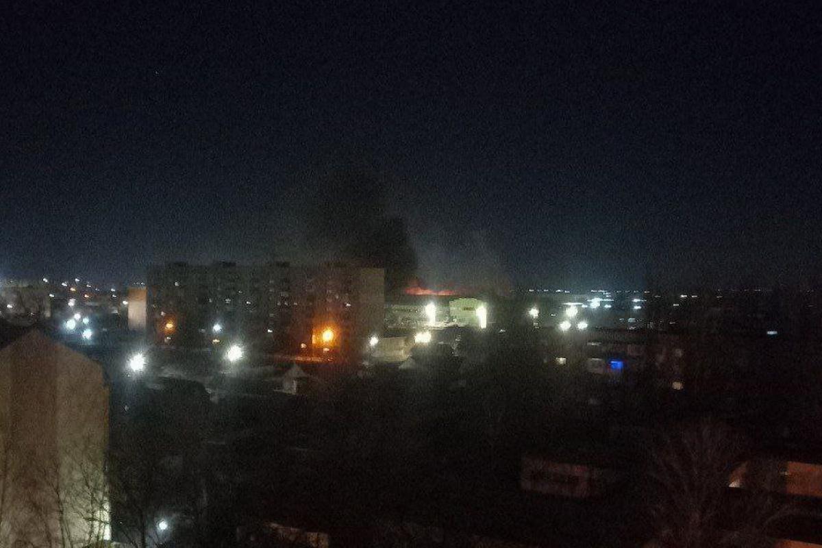 В Мелитополе уничтожен большой склад боеприпасов на заводе, захваченном российскими оккупантами В Мелитополе уничтожен большой склад боеприпасов на заводе, захваченном российскими оккупантами