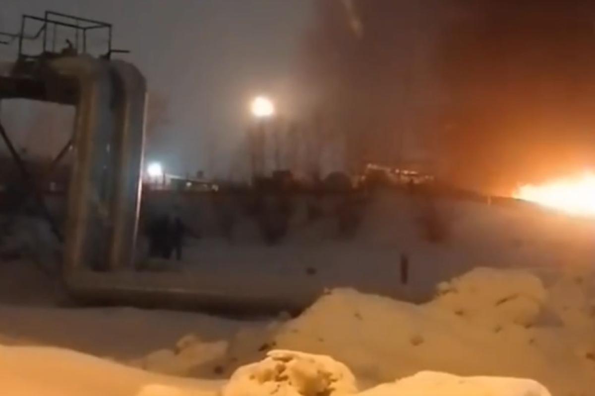 Очередной пожар в РФ: горел химический завод в Уфе Очередной пожар в РФ: горел химический завод в Уфе