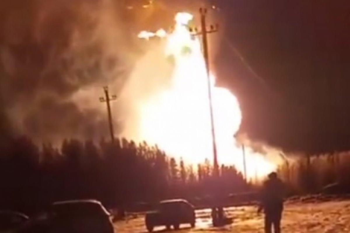 "Хорошо горит!": В РФ прогремел взрыв на газопроводе "Ямбург - Елец" "Хорошо горит!": В РФ прогремел взрыв на газопроводе "Ямбург - Елец"