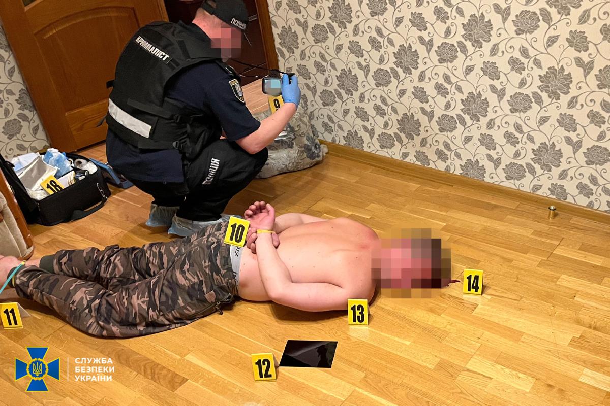 Суд виніс вирок кілеру з Луганська, який планував вбивства міністра оборони та керівника ГУР Суд виніс вирок кілеру з Луганська, який планував вбивства міністра оборони та керівника ГУР