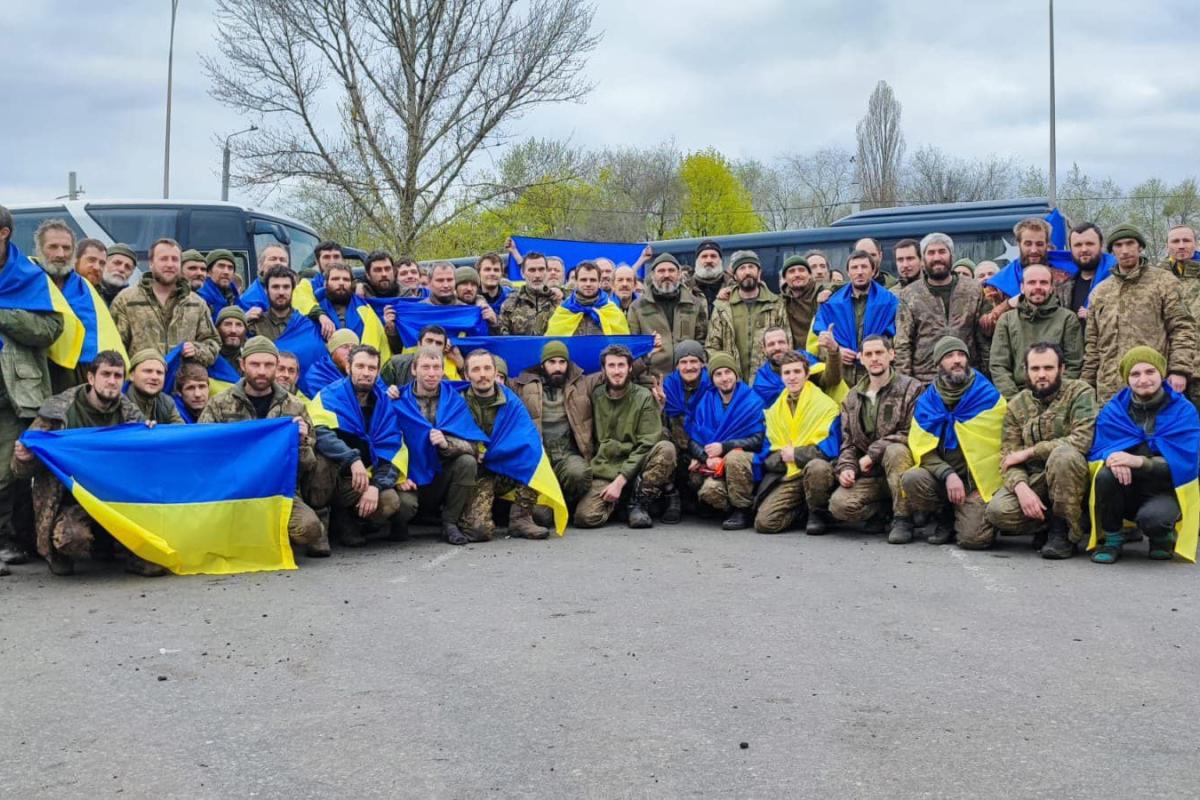 "Пасхальный обмен пленными": Украина вернула из российского плена еще 130 военнослужащих "Пасхальный обмен пленными": Украина вернула из российского плена еще 130 военнослужащих