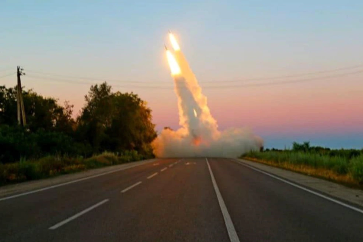 В Брянке Himars пожелал "доброго утра" российским оккупантам В Брянке Himars пожелал "доброго утра" российским оккупантам
