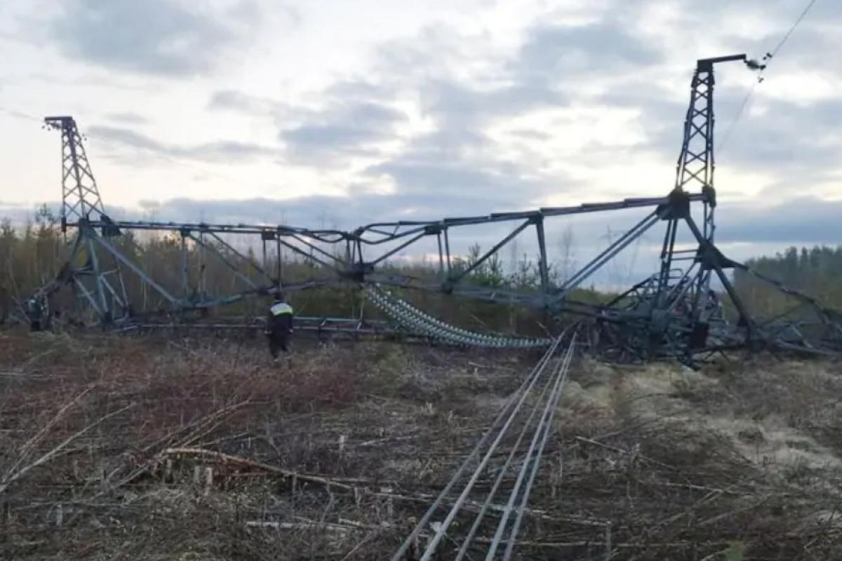 Под Санкт-Петербургом неизвестные подорвали опору линии электропередач Под Санкт-Петербургом неизвестные подорвали опору линии электропередач
