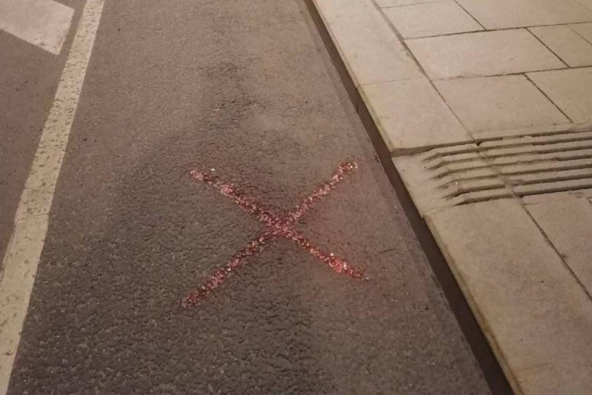 "Чорні мітки": На вулицях Москви з'явилися загадкові червоні хрести, які сильно налякали росіян "Чорні мітки": На вулицях Москви з'явилися загадкові червоні хрести, які сильно налякали росіян
