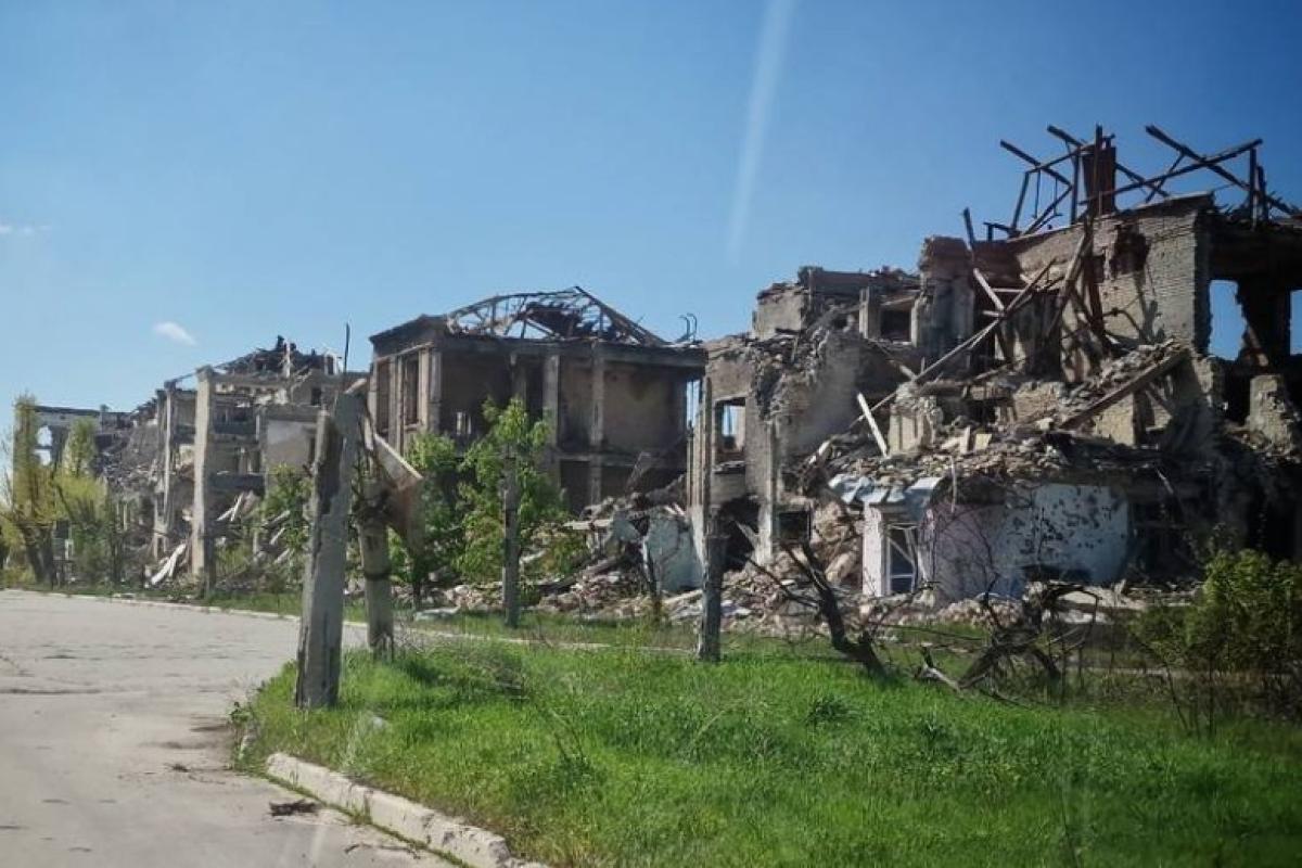 "У Рубіжному за рік зовсім нічого не змінилося": у мережі показали, як зараз виглядає "звільнене" місто "У Рубіжному за рік зовсім нічого не змінилося": у мережі показали, як зараз виглядає "звільнене" місто