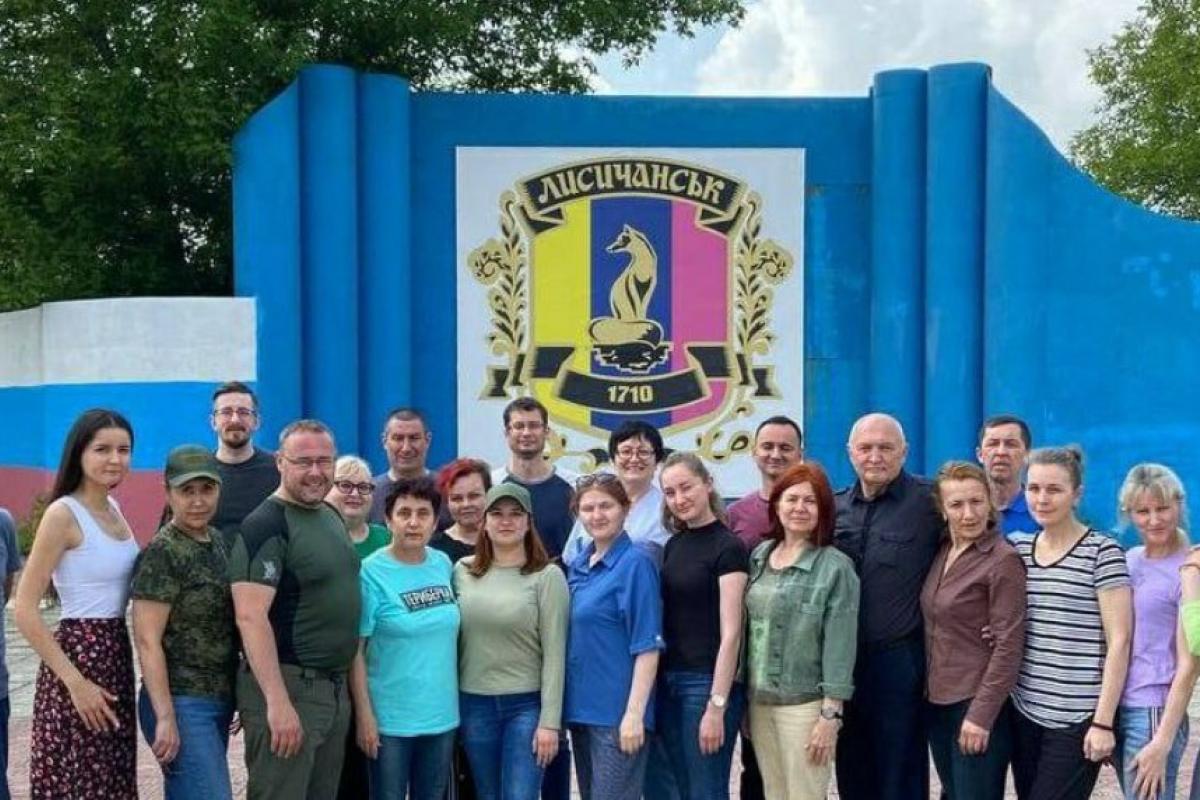 "Взялись за Лисичанск": в город пригнали бригаду медиков из Татарстана для полного обследования детей "Взялись за Лисичанск": в город пригнали бригаду медиков из Татарстана для полного обследования детей