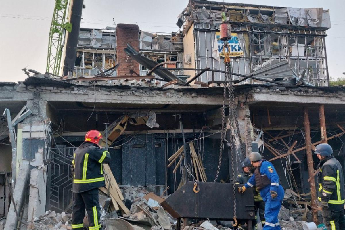 Ракетний удар по Краматорську: кількість загиблих зросла до 12 Ракетний удар по Краматорську: кількість загиблих зросла до 12