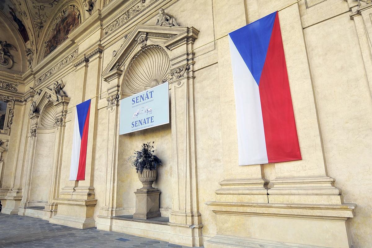 Сенат Чехії ухвалив резолюцію, в якій підтримав вступ України до НАТО в найкоротші терміни Сенат Чехії ухвалив резолюцію, в якій підтримав вступ України до НАТО в найкоротші терміни