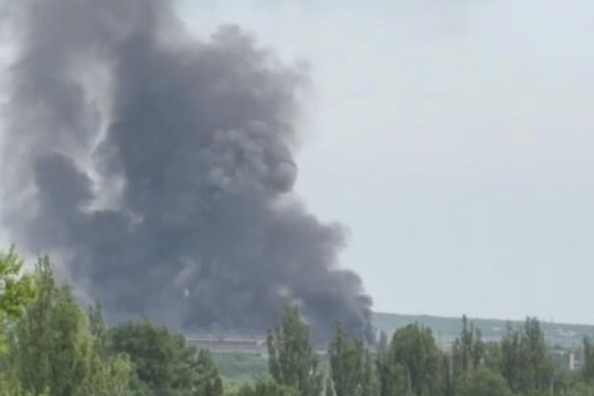 "Прилетело очень точно, с большими последствиями": Оккупанты пытаются скрыть последствия "бавовны" в Луганске