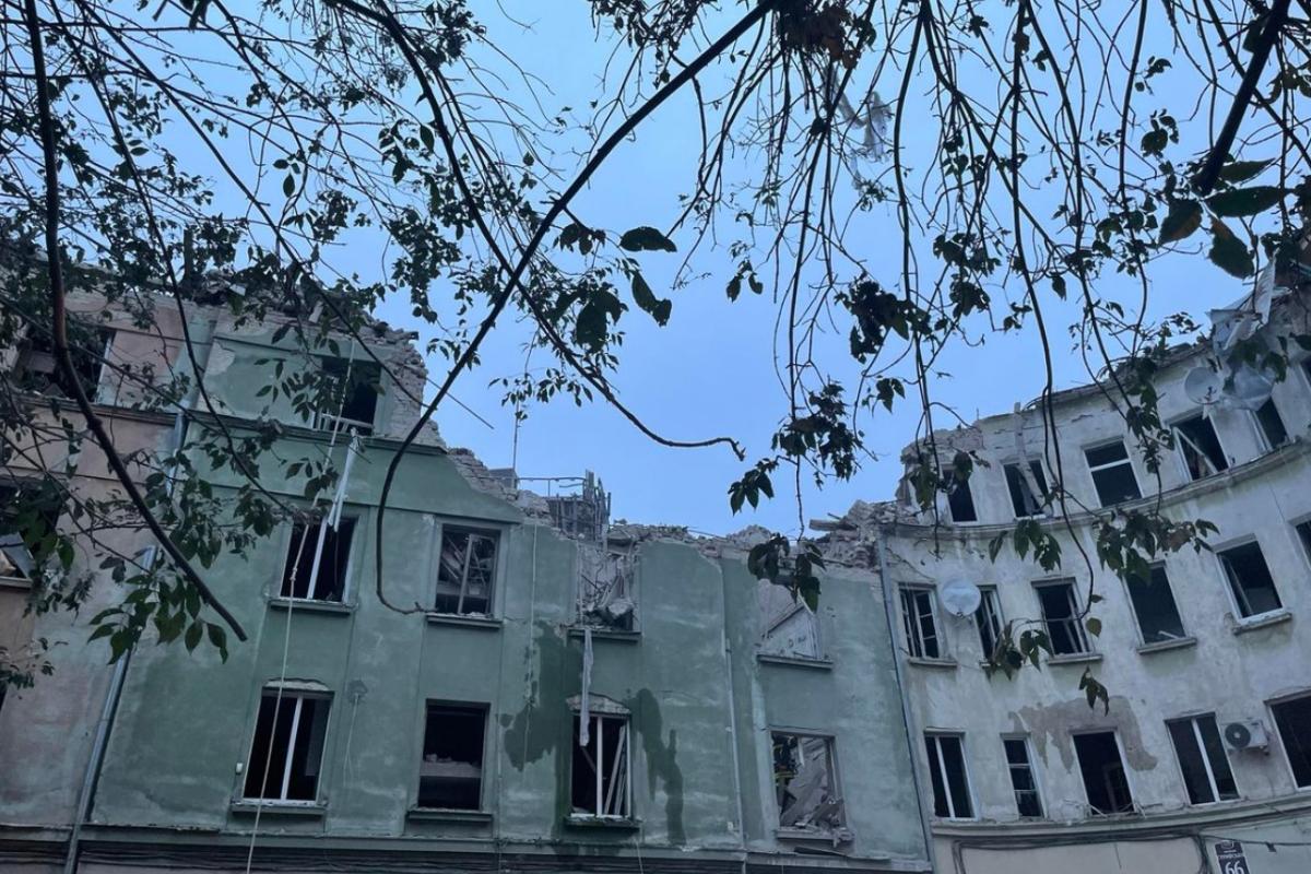 Удар "Калібрами" по Львову: ракета влучила у житловий будинок, є загиблі Удар "Калібрами" по Львову: ракета влучила у житловий будинок, є загиблі