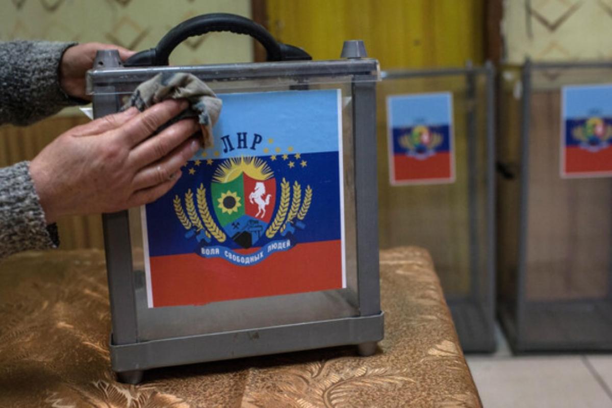 "Отсидеться не получилось": На Луганщине коллаборанты получают повестки, их должности занимают россияне "Отсидеться не получилось": На Луганщине коллаборанты получают повестки, их должности занимают россияне