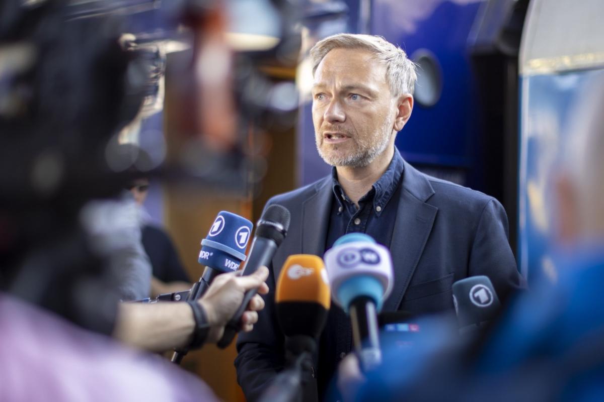 В Україні з офіційним візитом перебуває міністр фінансів Німеччини В Україні з офіційним візитом перебуває міністр фінансів Німеччини