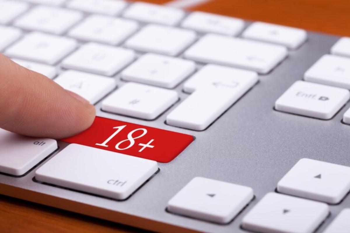 В Україні збираються декриміналізувати порно