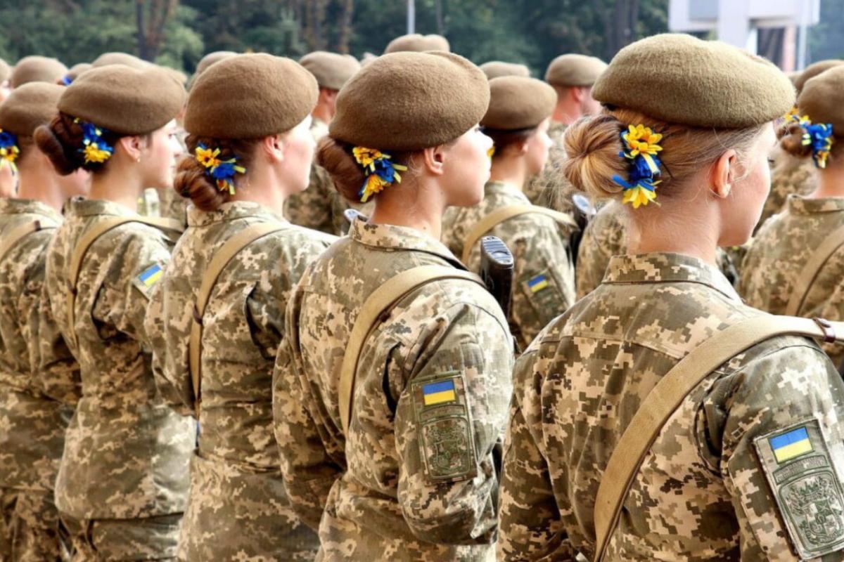 В Україні з 1 жовтня деякі категорії жінок мають стати на військовий облік: кого торкнеться вимога В Україні з 1 жовтня деякі категорії жінок мають стати на військовий облік: кого торкнеться вимога