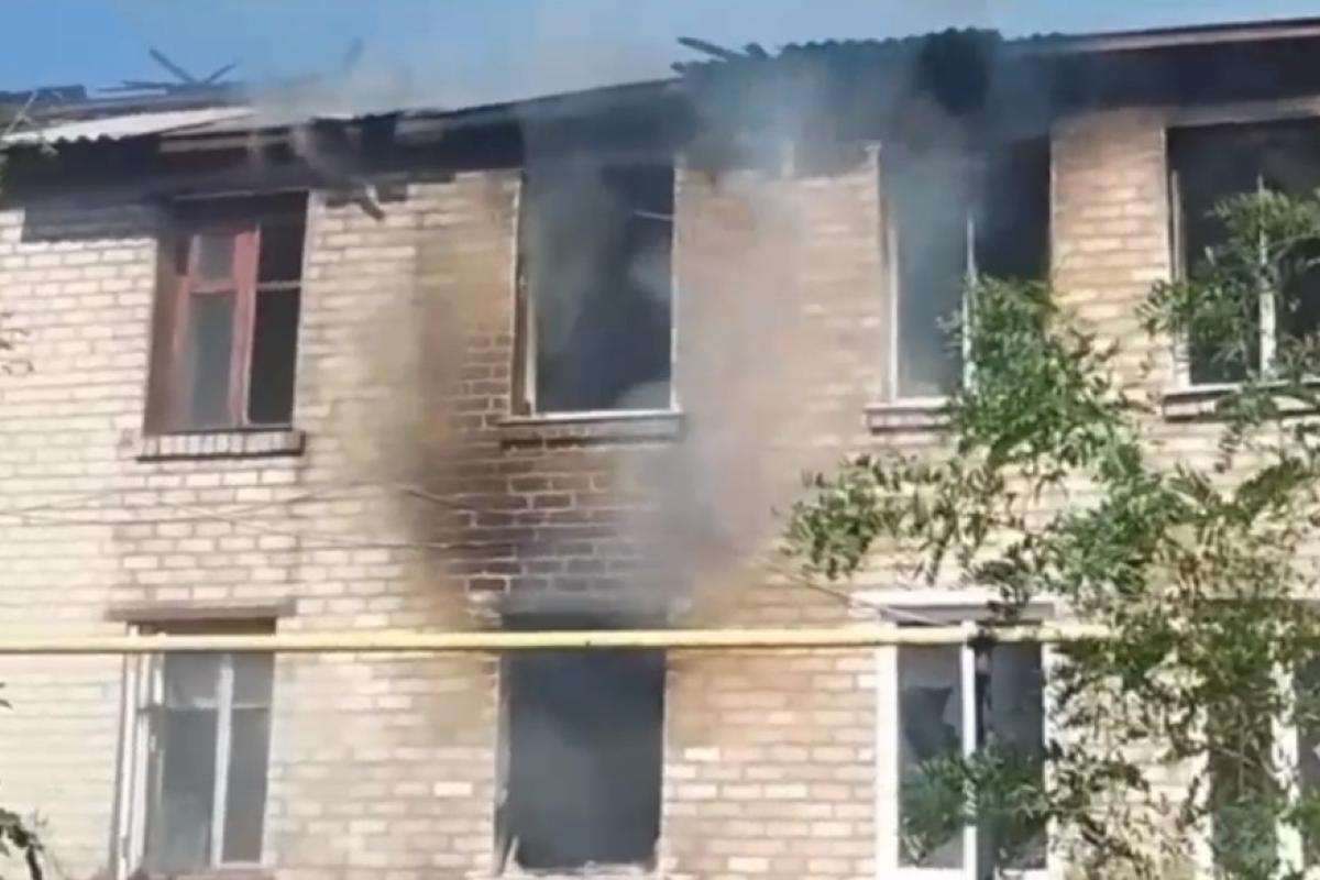 Окупанти повідомляють про "прильоти" у Лисичанській міській громаді: фото наслідків Окупанти повідомляють про "прильоти" у Лисичанській міській громаді: фото наслідків