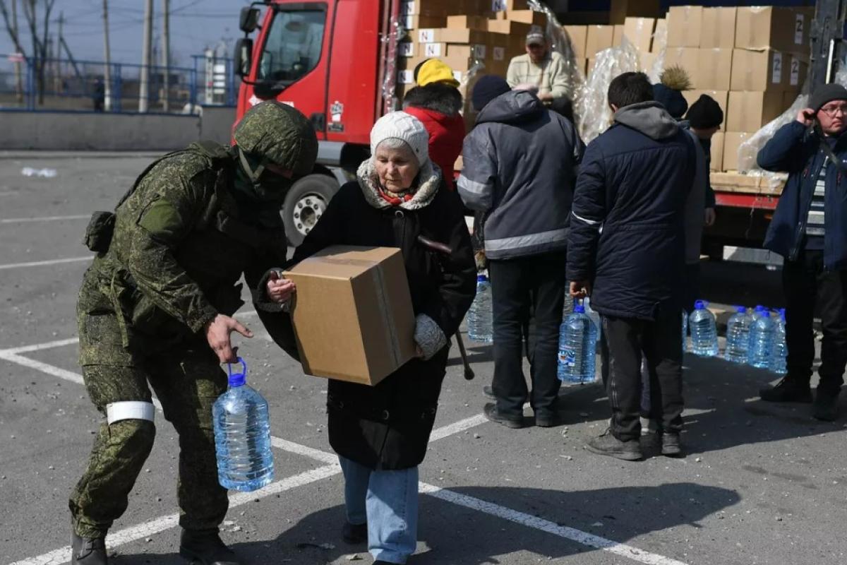 В Северодонецке меняются правила выдачи гуманитарки: какие условия выдвинули оккупанты В Северодонецке меняются правила выдачи гуманитарки: какие условия выдвинули оккупанты