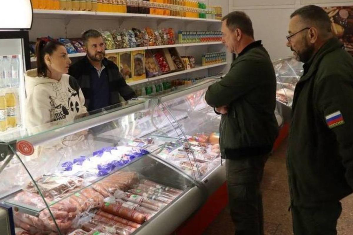 "Придется отстегивать кому надо": в сети рассказали о "бизнесе" по-новому в оккупированном Северодонецке "Придется отстегивать кому надо": в сети рассказали о "бизнесе" по-новому в оккупированном Северодонецке