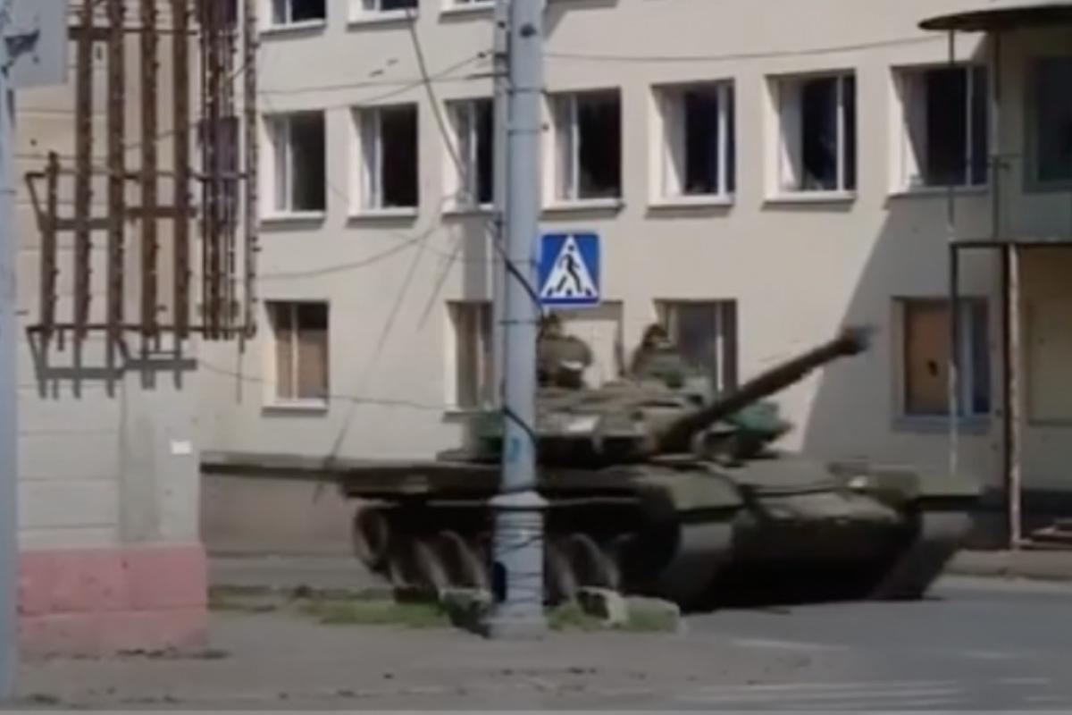 "Люди наче вимерли": У мережі з'явилися свіжі відео з окупованого Лисичанська