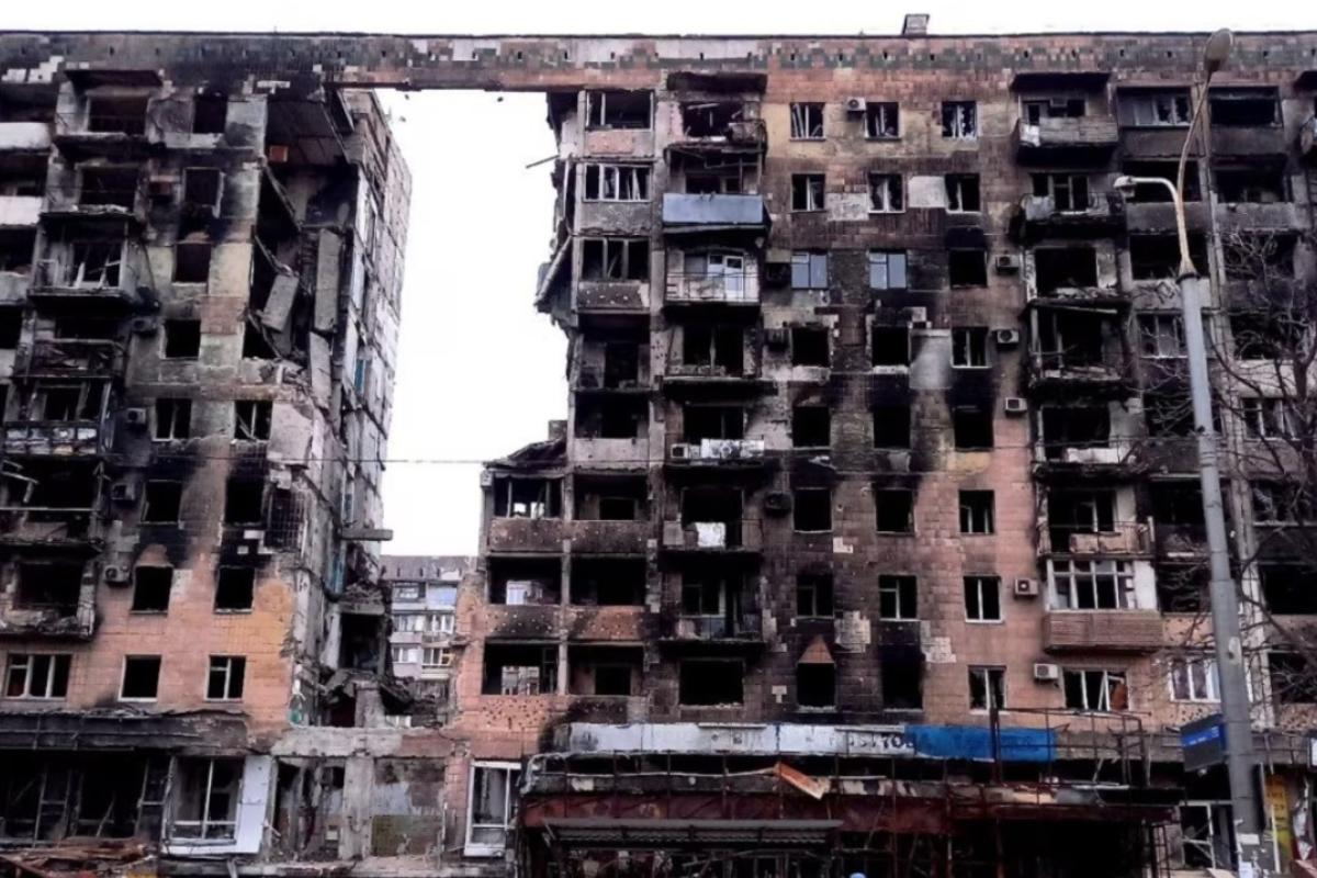 "Нас бросили": Жители Мариуполя жалуются, что оккупанты не восстанавливают разрушенные дома