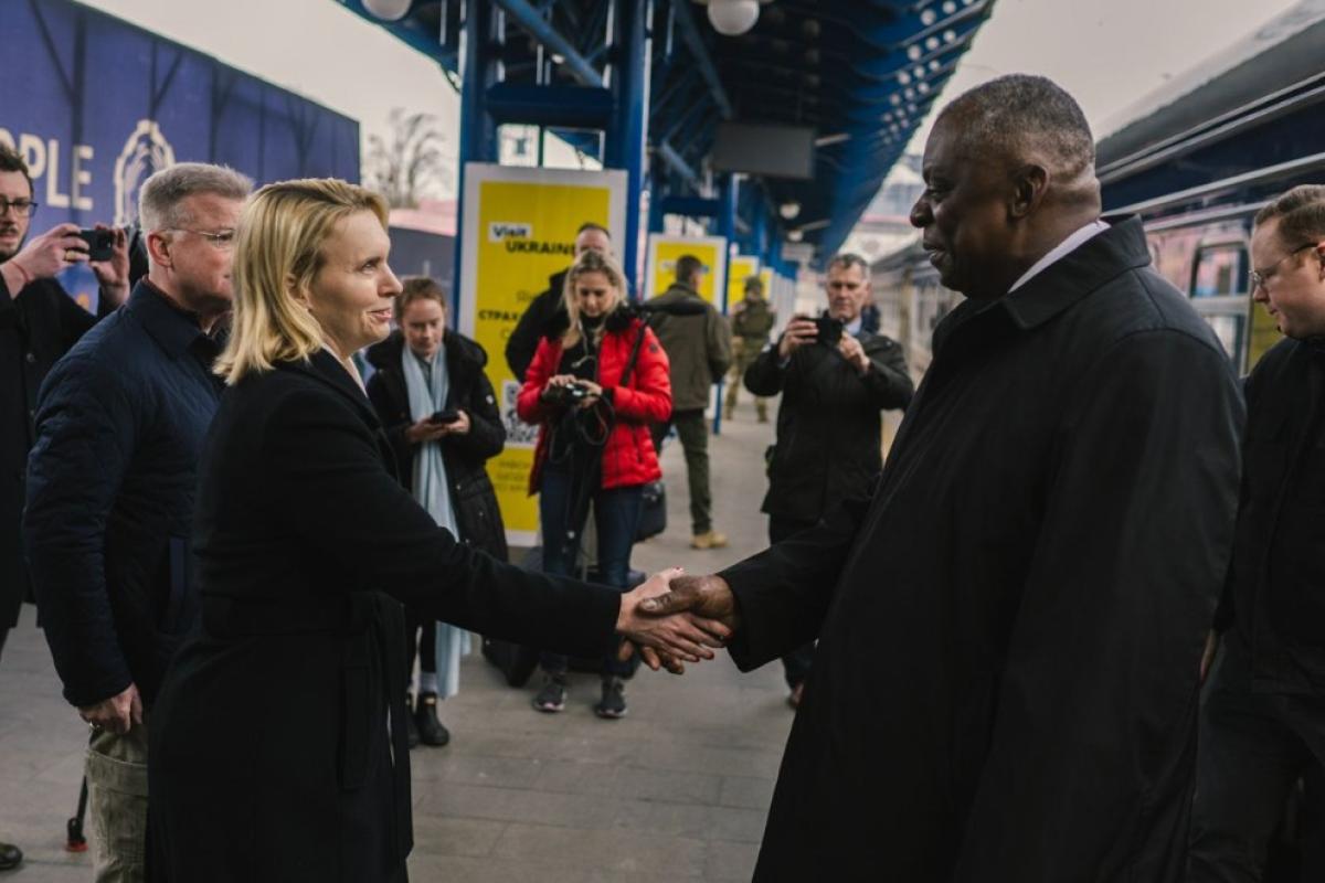 В Україну з неоголошеним візитом прибув голова Пентагону Ллойд Остін В Україну з неоголошеним візитом прибув голова Пентагону Ллойд Остін